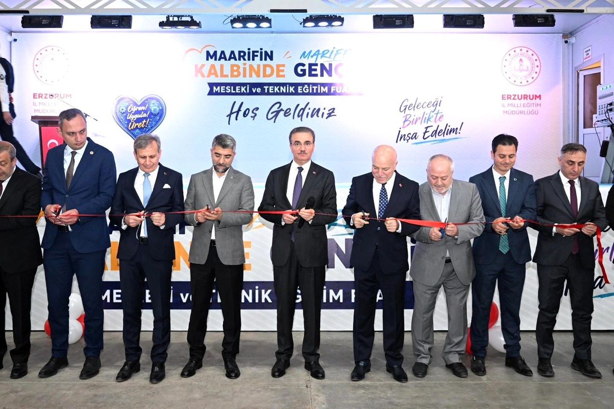 Erzurum\'da Mesleki Eğitim Fuarı Açılışı