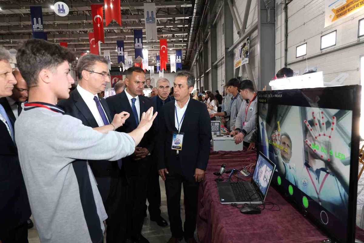 Erzurum\'da Mesleki Eğitim Fuarı