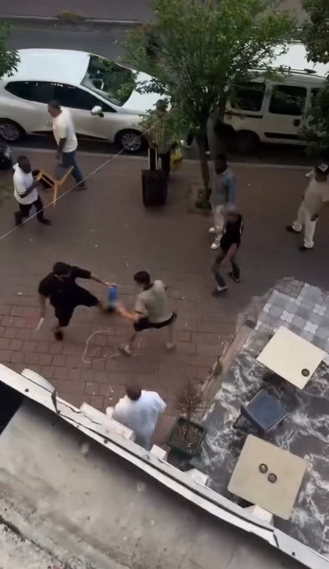 Fatih'te yabancı uyruklular arasında bıçaklı kavga