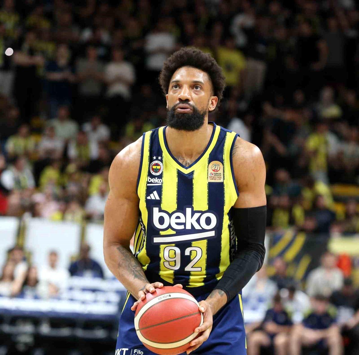 Fenerbahçe Beko, A. Efes\'i Yendi