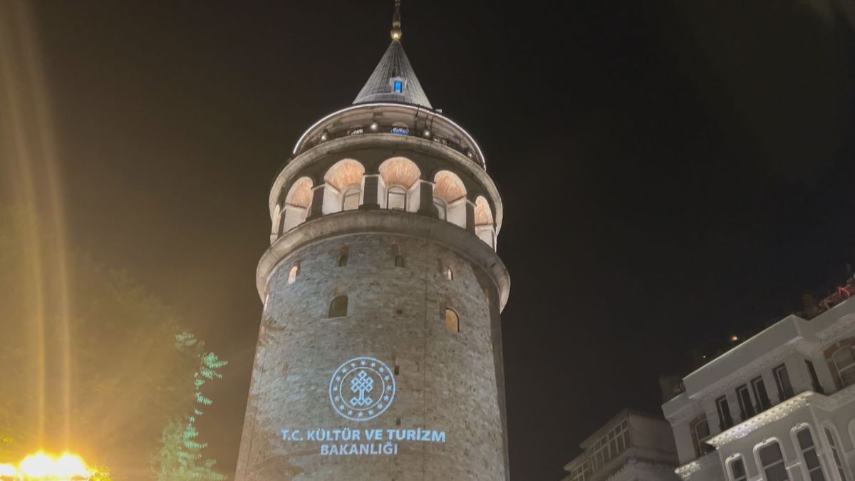 Galata Kulesi\'nde Sıfır Atık Işık Gösterisi