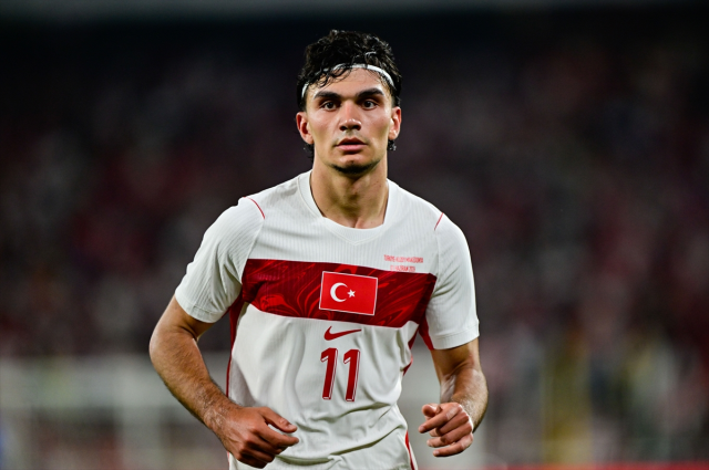 Galatasaray milli yıldızı transfer ediyor! İşte yapılan teklif