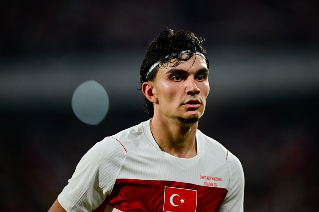 Galatasaray milli yıldızı transfer ediyor! İşte yapılan teklif