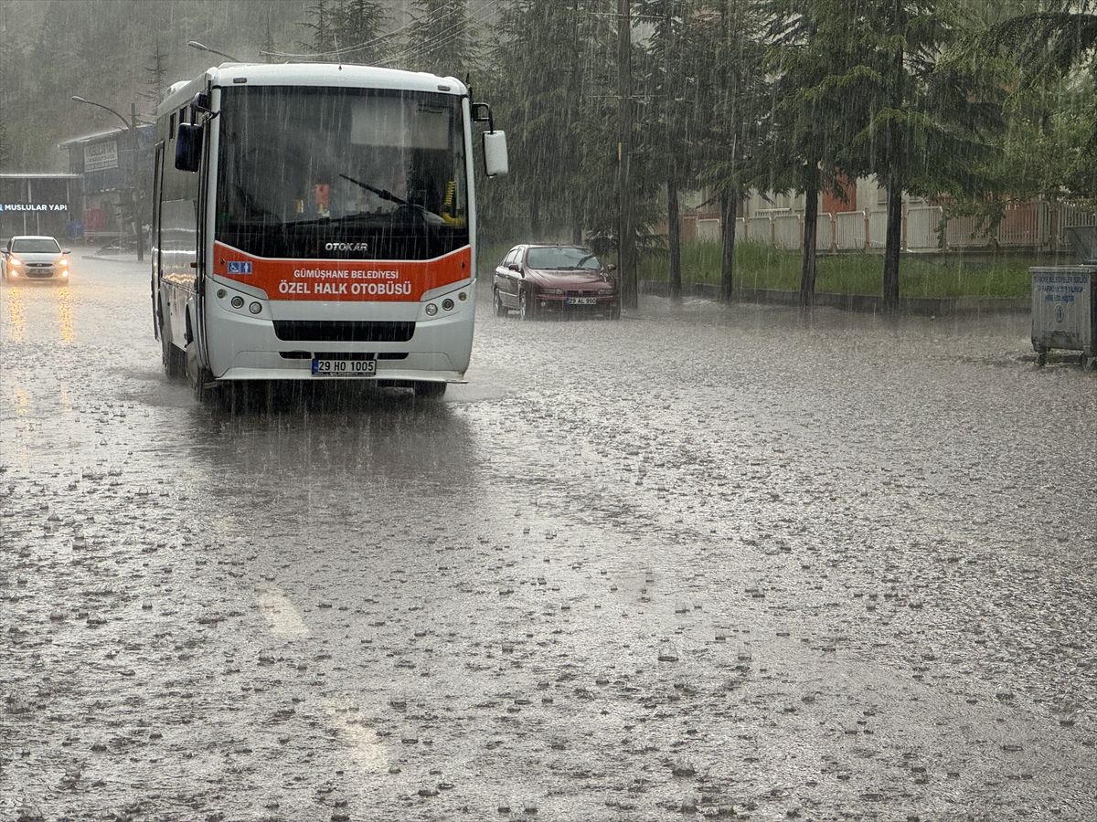 Gümüşhane\'de Dolu ve Sağanak Etkili