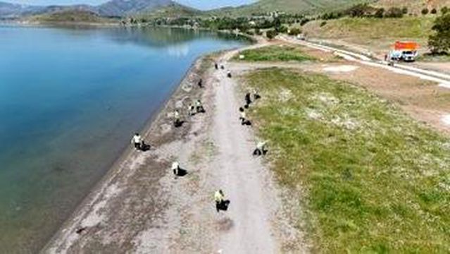 Hazar Gölü'nde Büyük Temizlik
