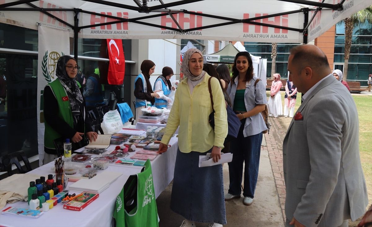 Bakırçay Üniversitesi\'nde Hayır Çarşısı Açıldı