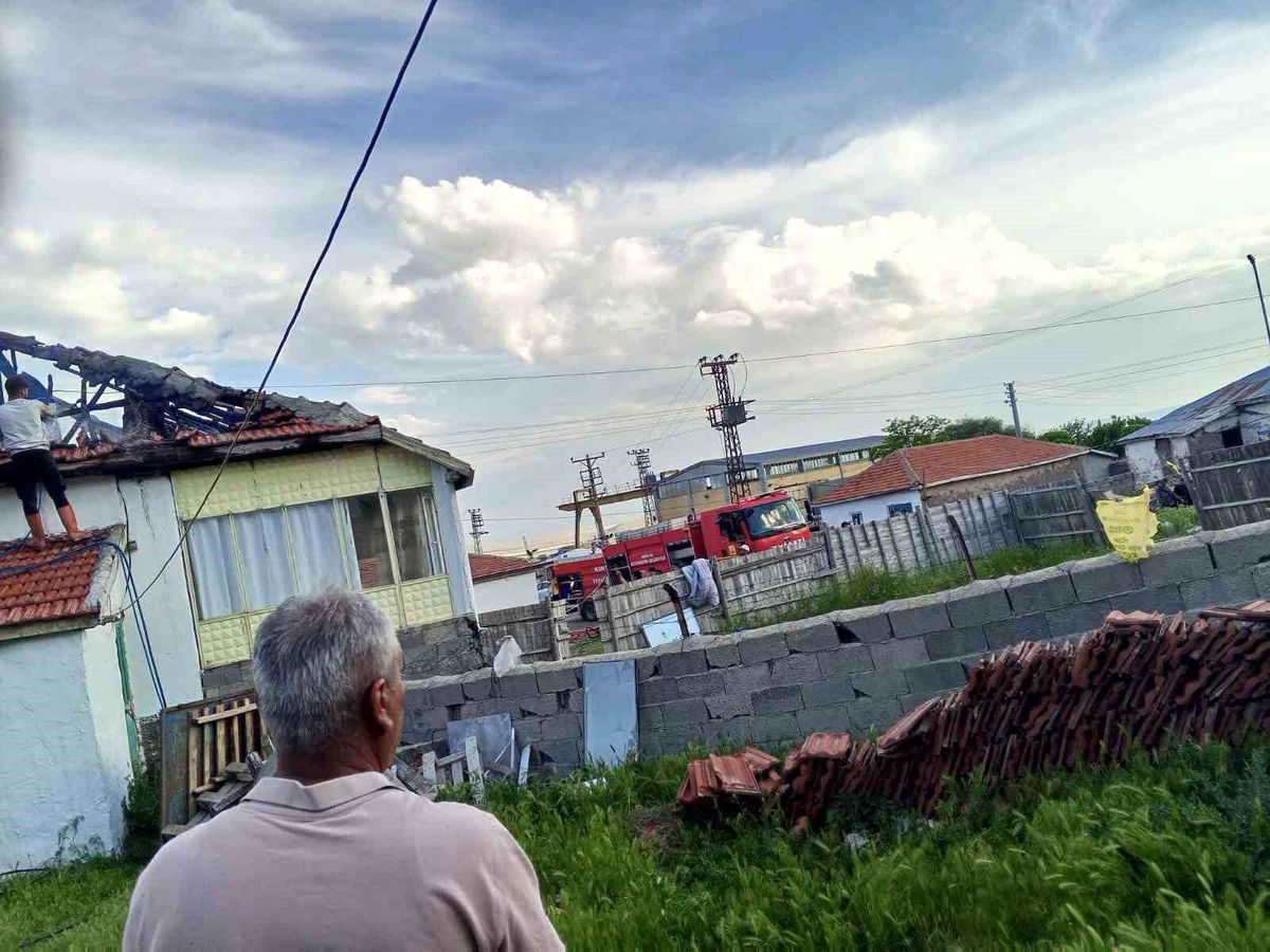 Kulu\'da Ev Yangını Paniğe Neden Oldu
