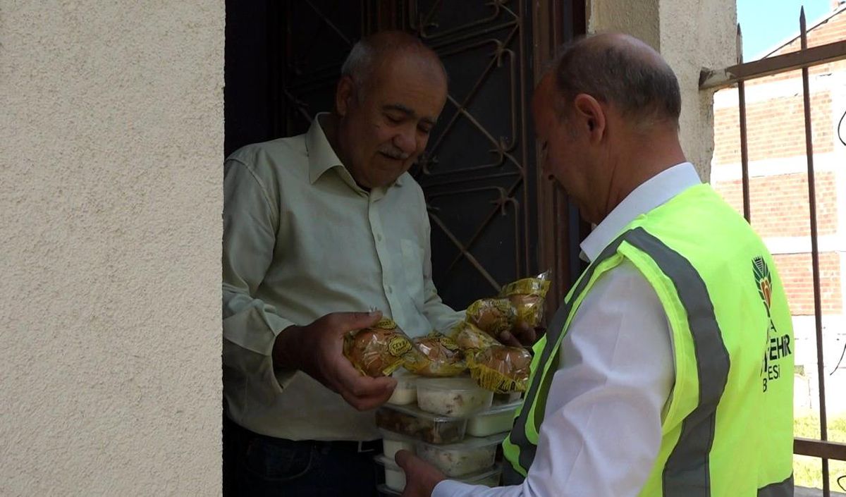 Malatya\'da ihtiyaç sahiplerine yemek desteği