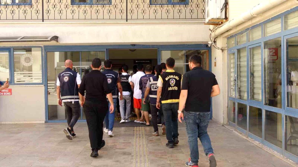 Marmaris\'te Düzensiz Göçmen Operasyonu