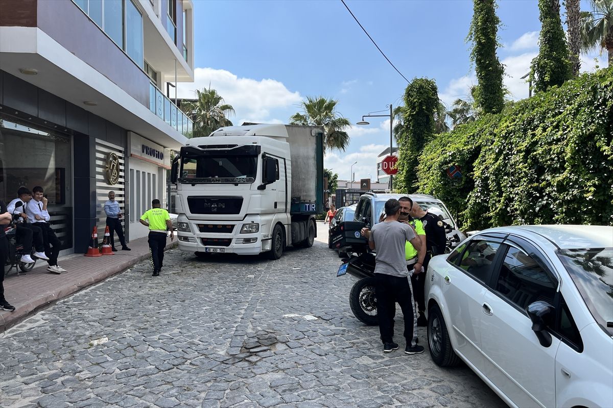 Tarsus\'ta Ehliyetsiz Sürücüye 359 Bin Lira Ceza