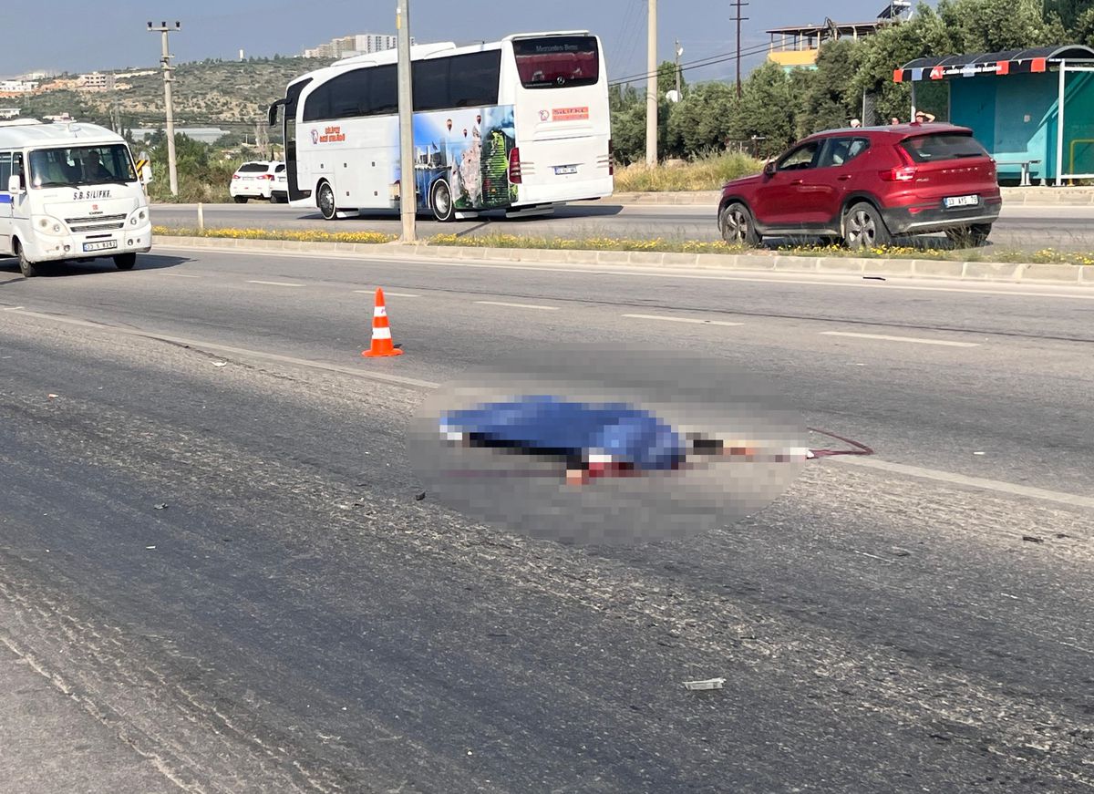 Mersin\'de Motosiklet Kazası: Genç Kız Hayatını Kaybetti