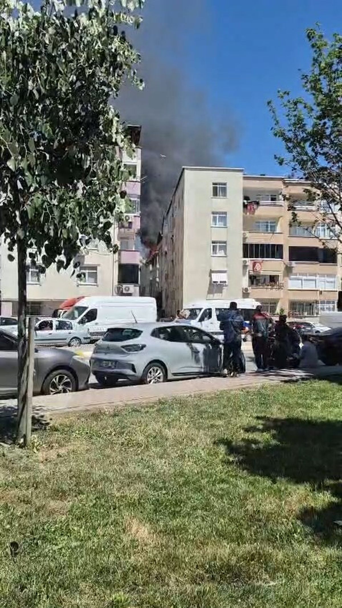 Pendik\'te Çatı Yangını