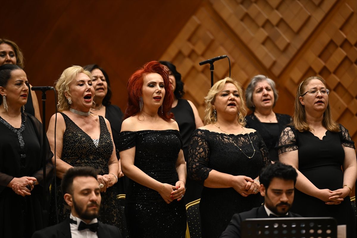 Bilkent Hastanesi\'nde Sağlıkçılardan Konser