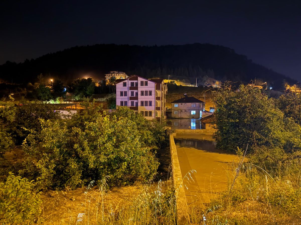 Taraklı\'da Sağanak Taşkınına Neden Oldu