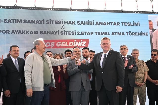 Bakan Kacır: OSB’lerde çalışan sayısı 2.7 milyona ulaştı