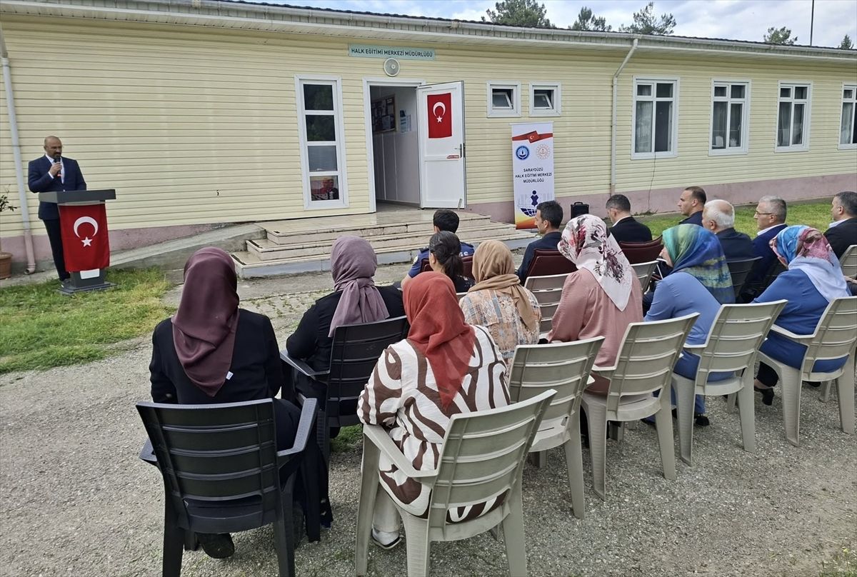 Saraydüzü\'nde Yıl Sonu Sergisi Açıldı