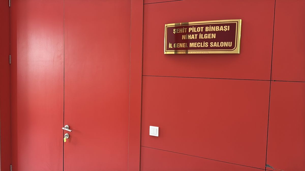 Şehit Pilotun Adı Meclis Salonunda Yaşatılıyor