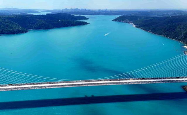 İstanbul Boğazı'nda Turkuaz Güzellik