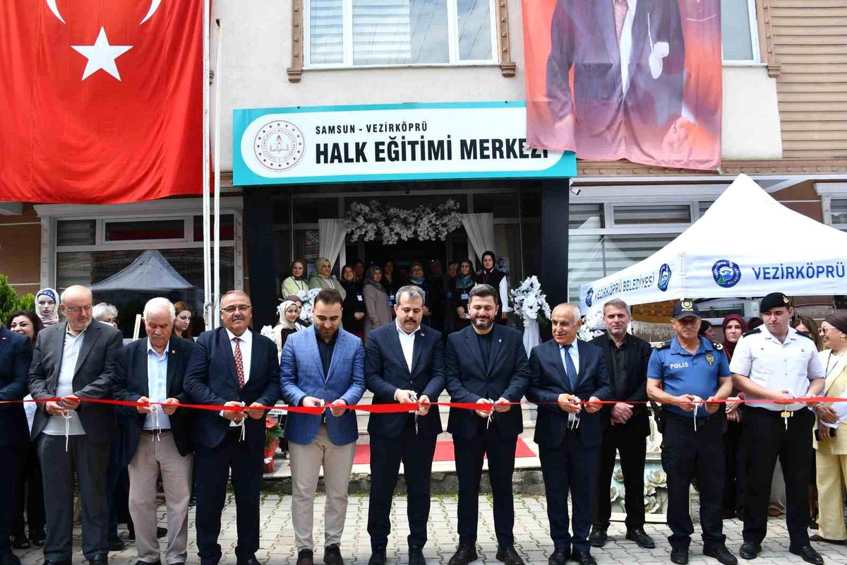Vezirköprü\'de el emeği ürünler yıl sonu sergisi