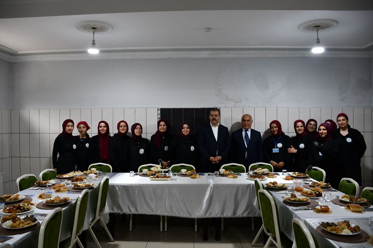 Vezirköprü Halk Eğitimi Sergisi Açıldı