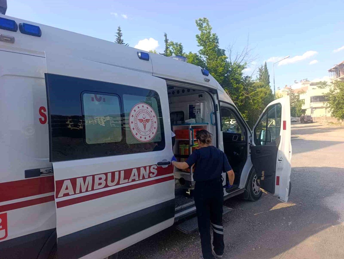 Adıyaman\'da Balkonundan Düşen 2 Yaşındaki Çocuk Yaralandı