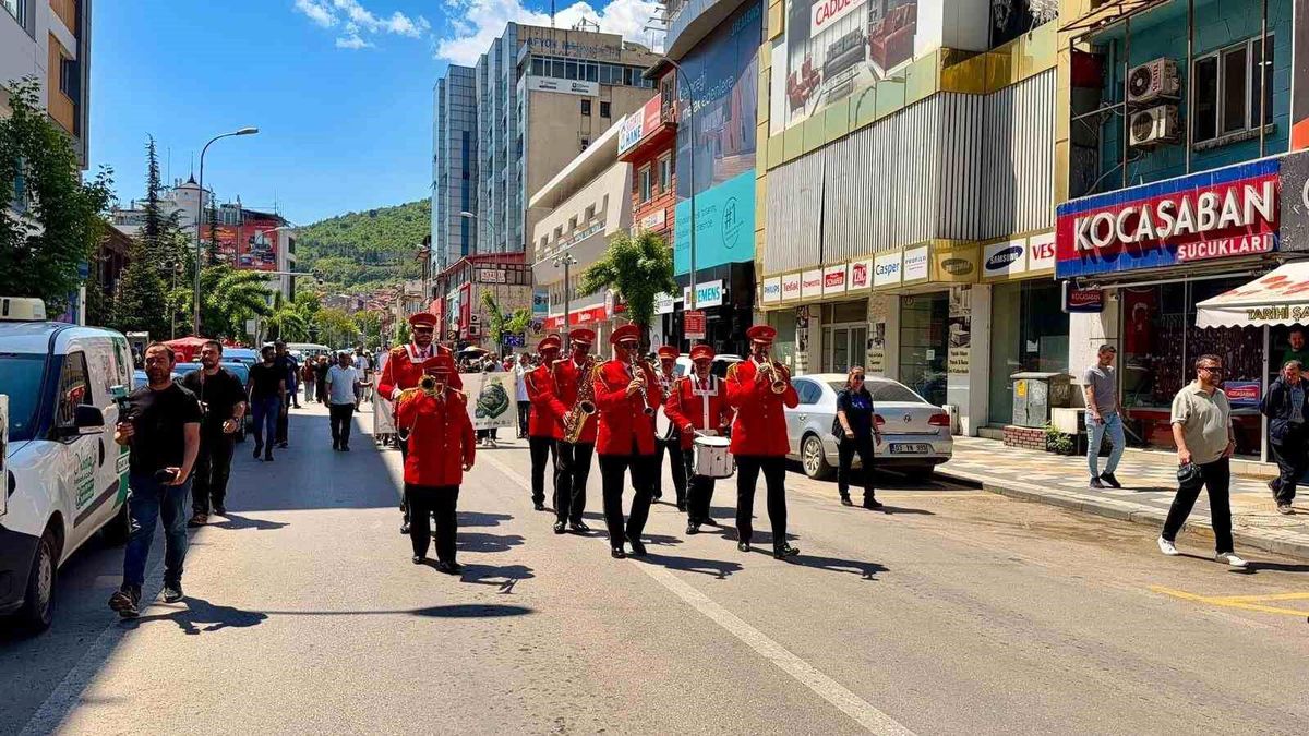 Afyonkarahisar\'da Çevre Yürüyüşü