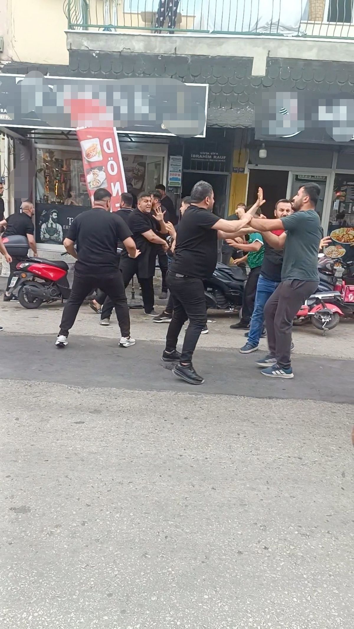 Aydın\'da Esnaf ve Vatandaş Arasında Kavga: 5 Yaralı