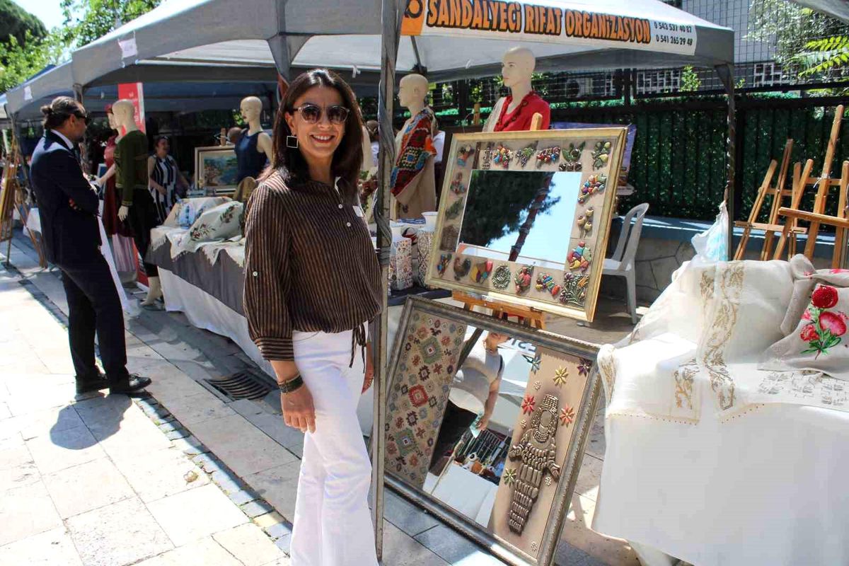 Ege\'de Oklu Kirpi Dikenleriyle Sanat