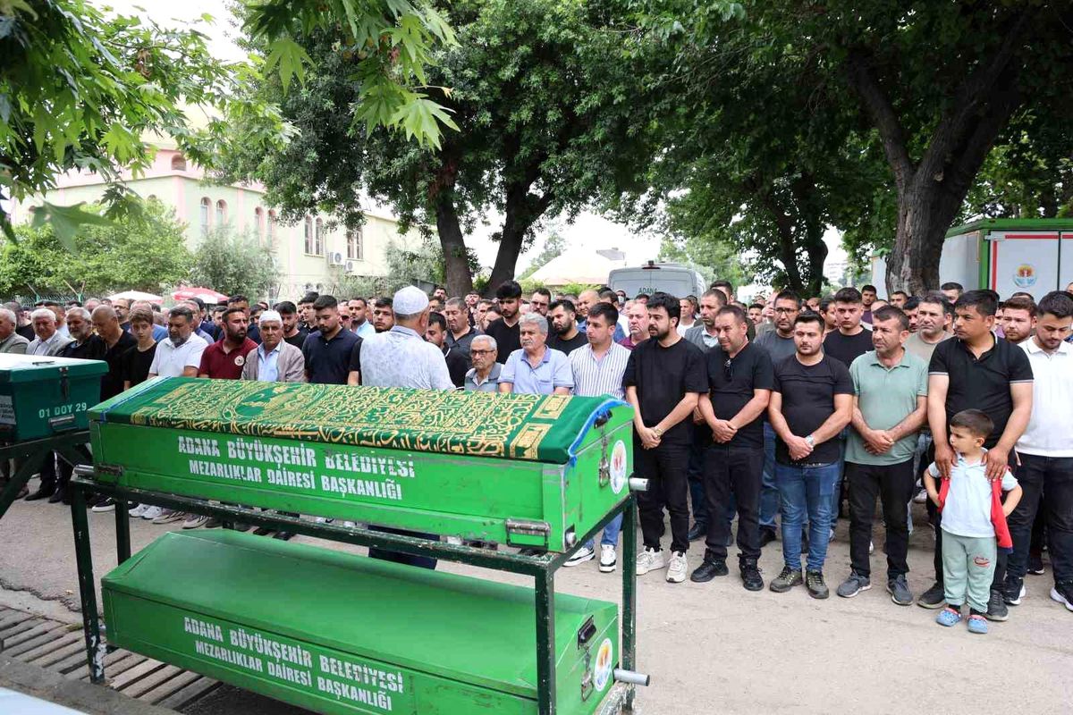 Emekli Polis Oğlunu Vurdu