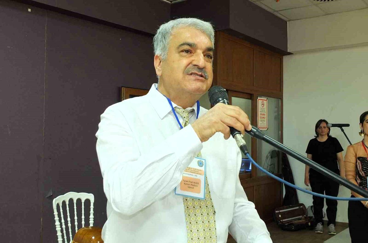 Balıkesir Burhaniye\'de defileli yıl sonu sergisi yoğun ilgi gördü
