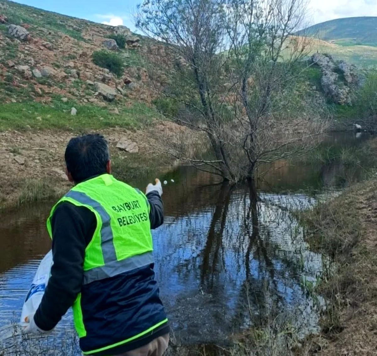 Bayburt\'ta larva ilaçlaması ve temizlik çalışmaları sürüyor