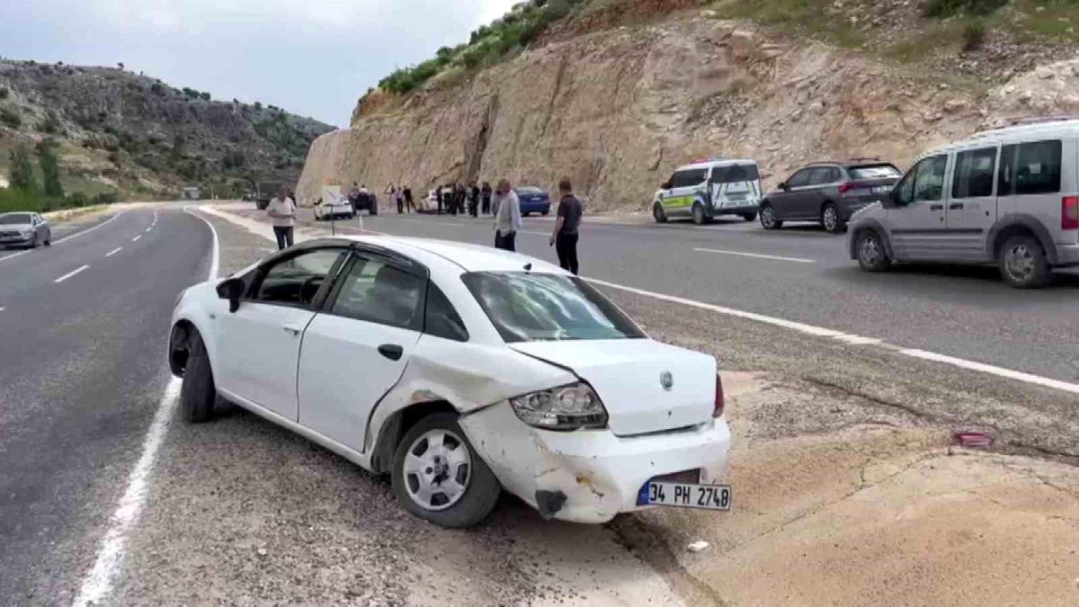 Adıyaman\'da Trafik Kazası: 2 Yaralı