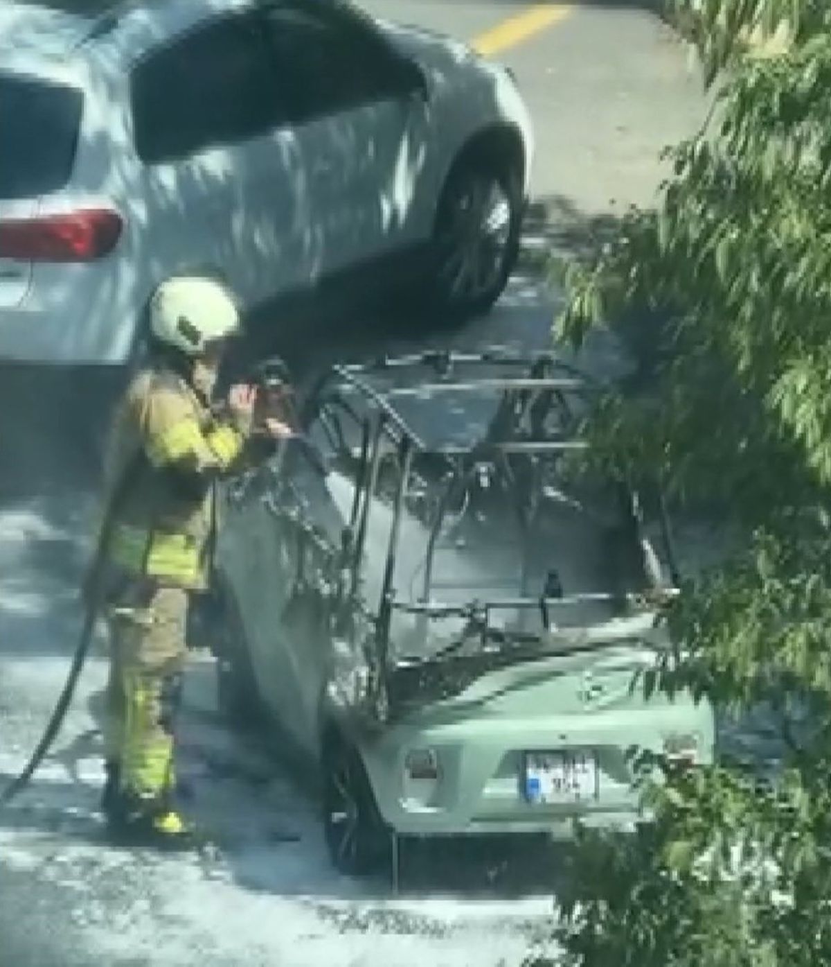Beylikdüzü\'nde Elektrikli Araçta Yangın