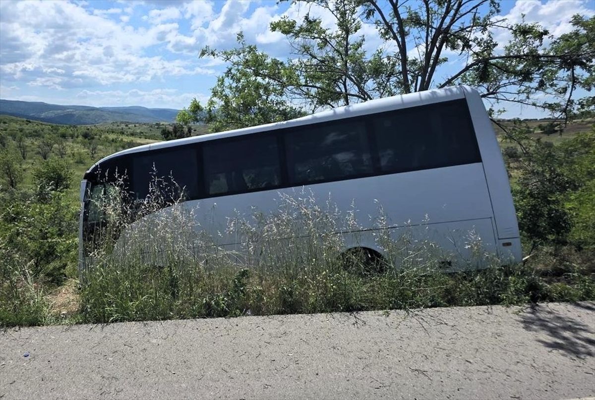 Bilecik\'te Midibüs Kazası: 4 Yaralı