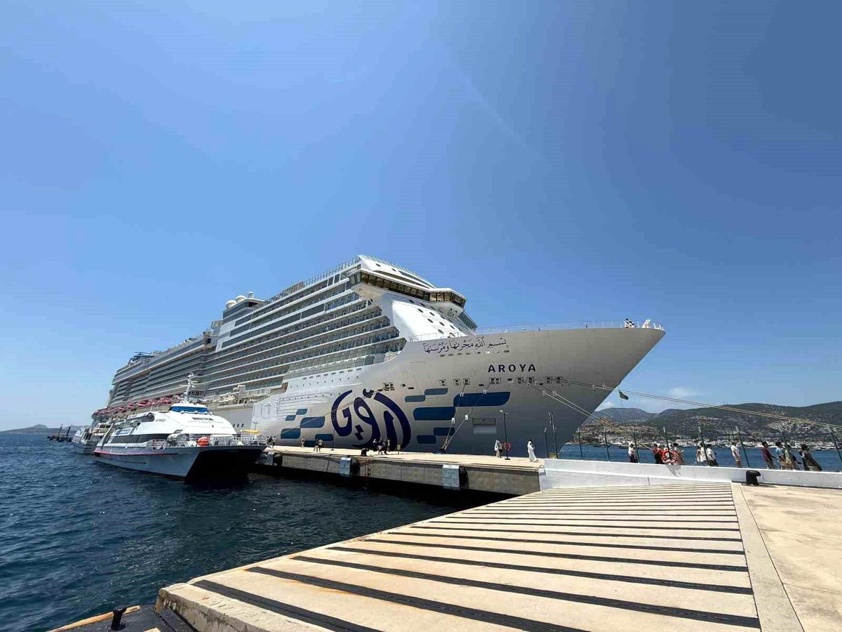 Bodrum\'a 2 Bin Turist Getiren Aroya Gemisi