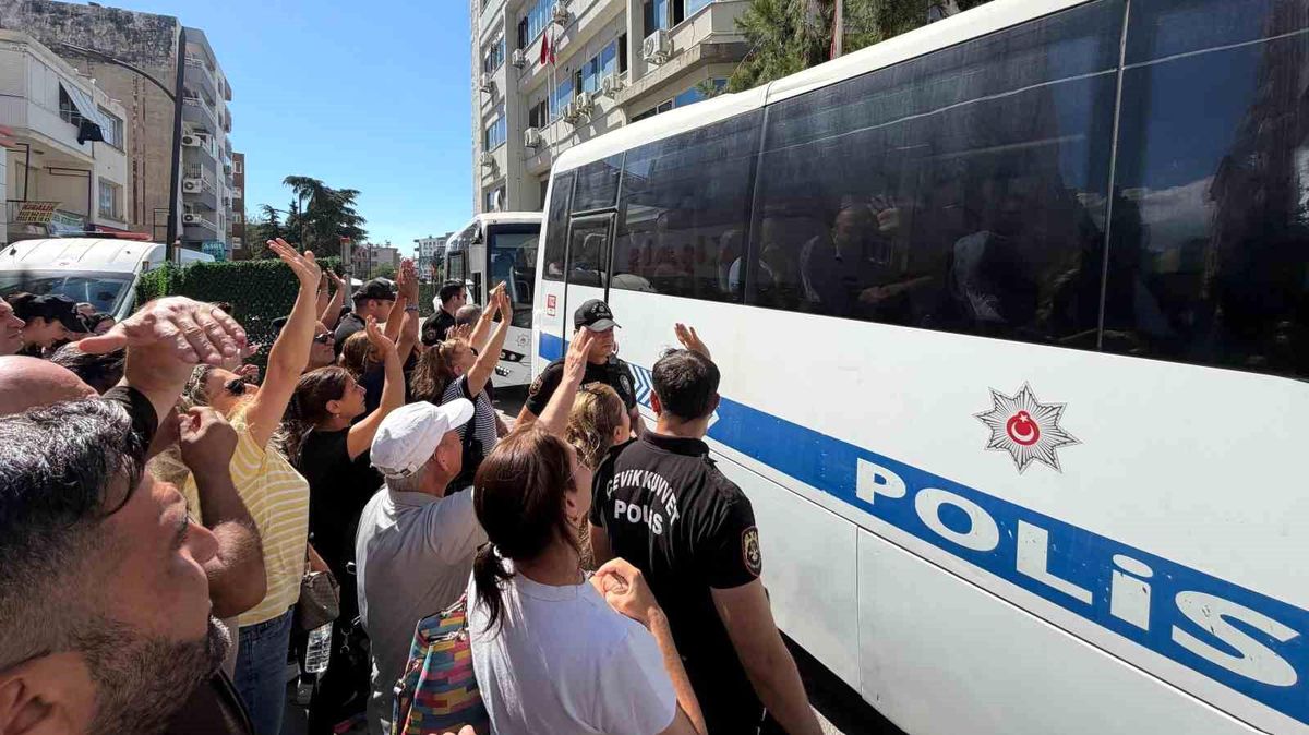 Buca Belediyesi yolsuzluk operasyonu: Memurun 13 yarış atı çıktı