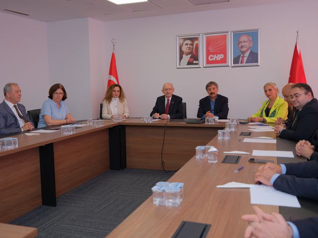 CHP'de İhtilal, İhraçlar İptal Edildi