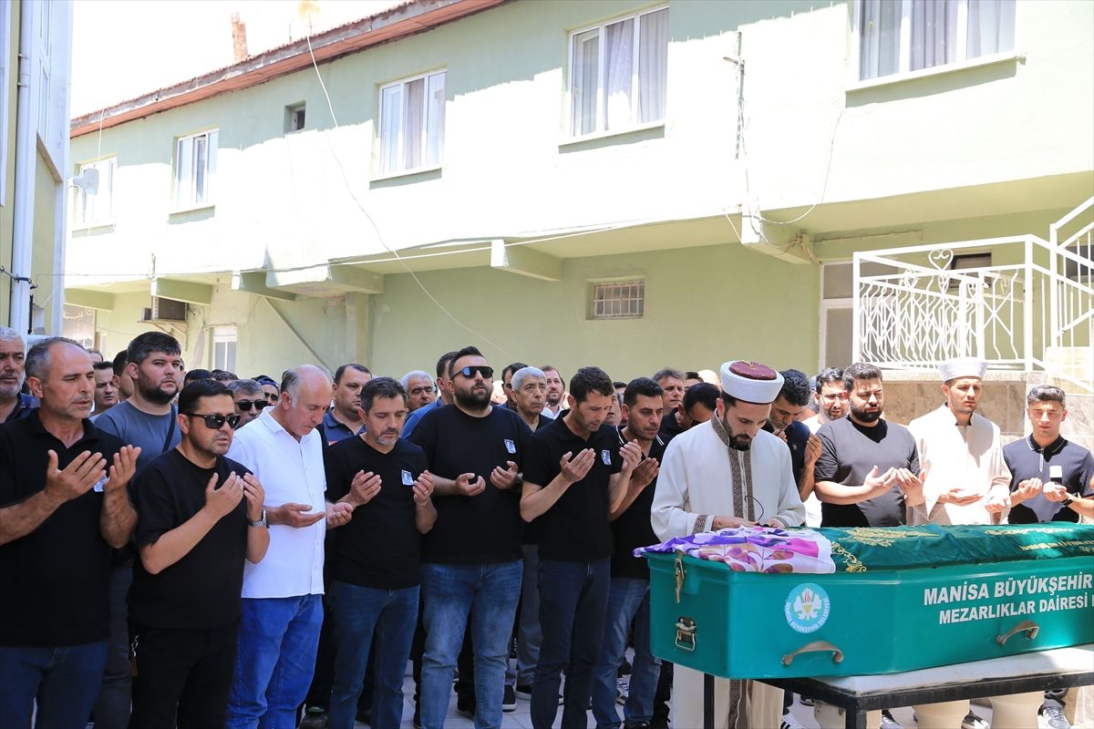 Üniversite Öğrencisi Zehra Eyiol Toprağa Verildi