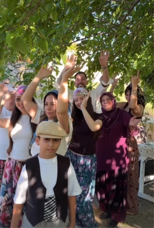 Dünyaca ünlü DJ Mahmut Orhan köyünde konser verdi