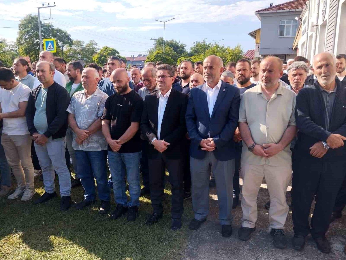 Fabrikadaki elektrik faciasında ölen Yunus Çekiç defnedildi
