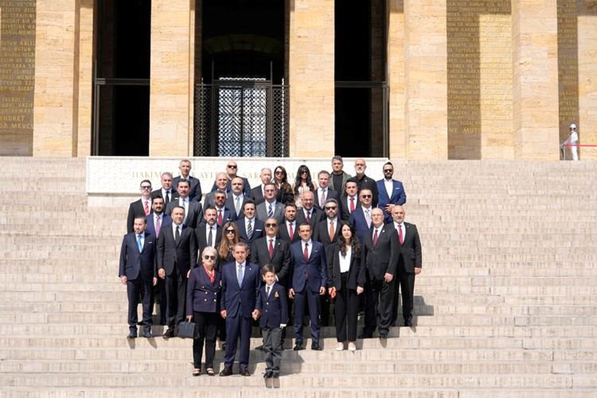 Galatasaray Yönetimi Anıtkabir\'i Ziyaret Etti