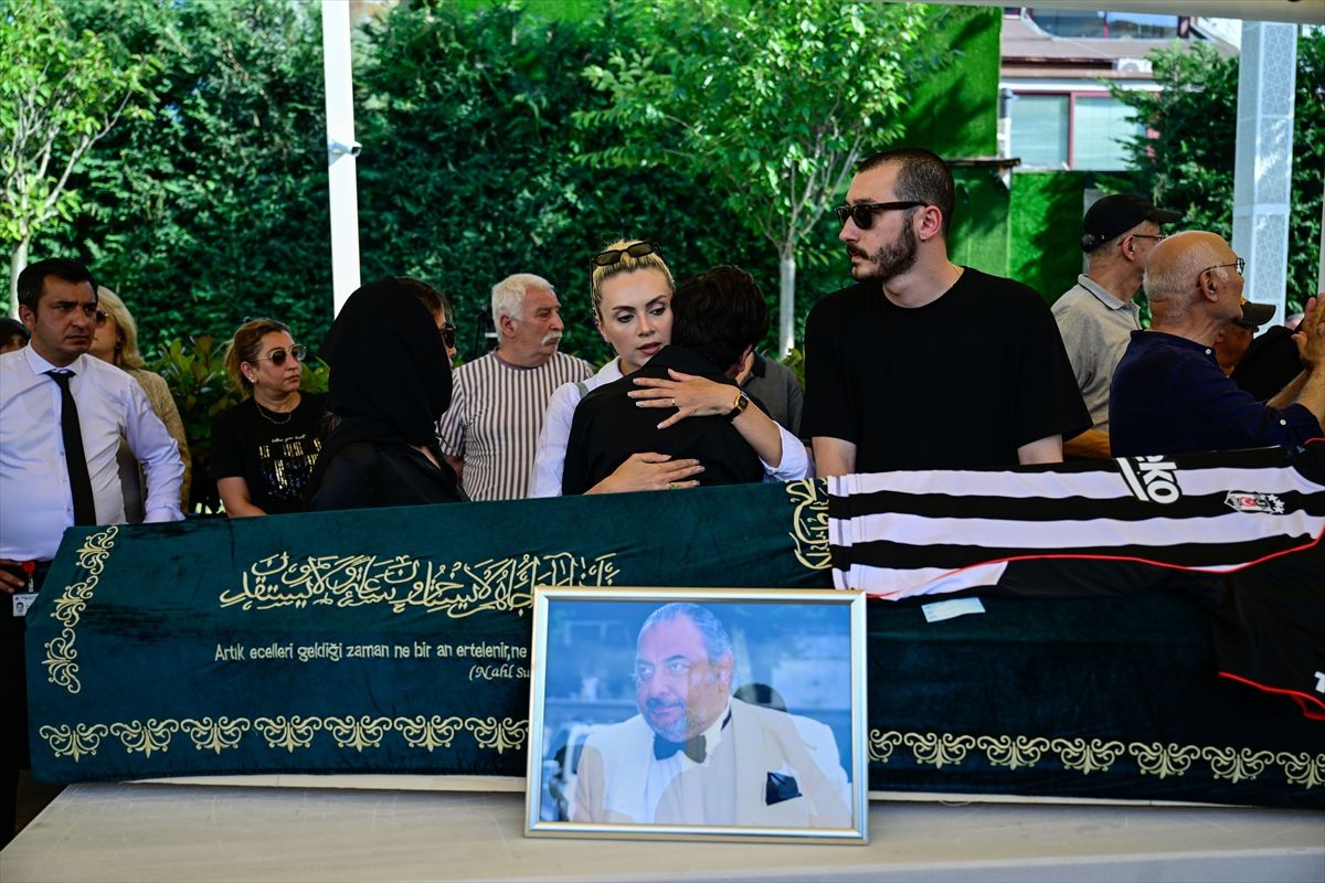 Gazeteci Reha Muhtar son yolculuğuna uğurlandı
