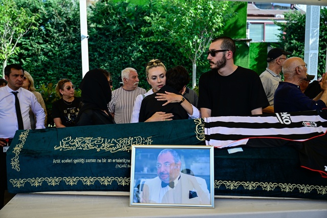 Gazeteci Reha Muhtar son yolculuğuna uğurlandı
