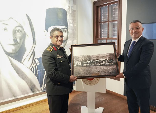 Genelkurmay Başkanı Selanik'te Atatürk'ü Ziyaret Etti