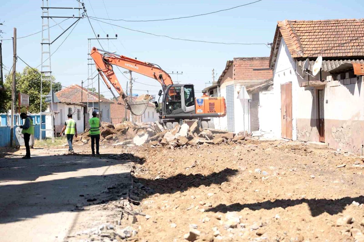 Hacıaliobası\'nda yol çalışmaları başladı