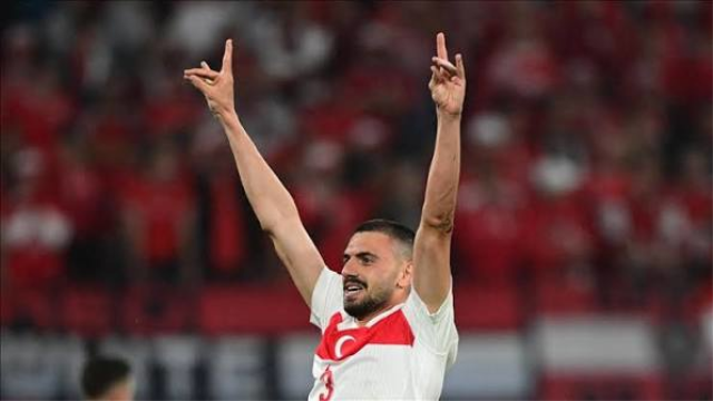 Merih Demiral'ın Fener'e gelmek için yaptığı fedakarlığa bakın