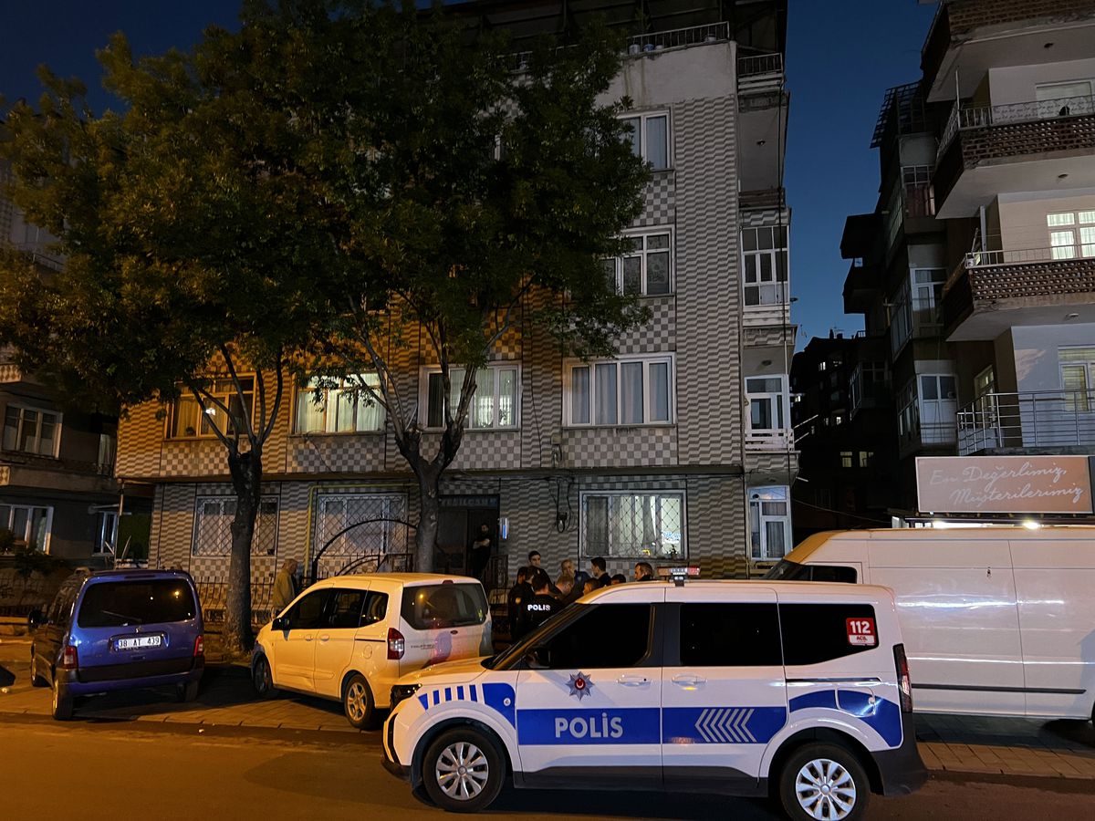 Balkondan Düşen Kadın Yaralandı