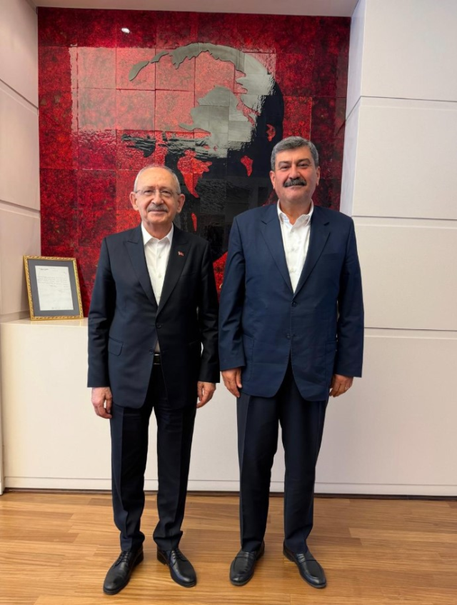 Kılıçdaroğlu'na CHP'li iki belediye başkanından ziyaret