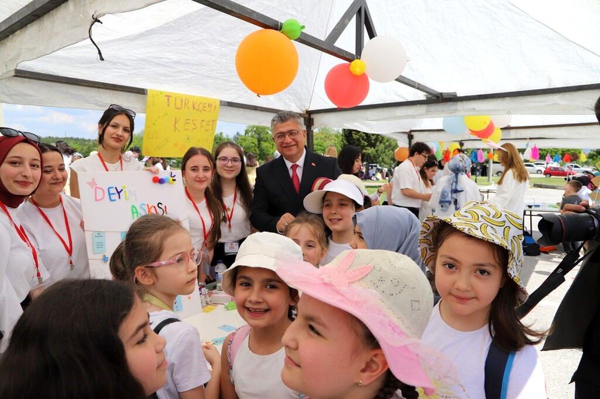DPÜ 3. Çocuk Şenliği Coşkuyla Kutlandı