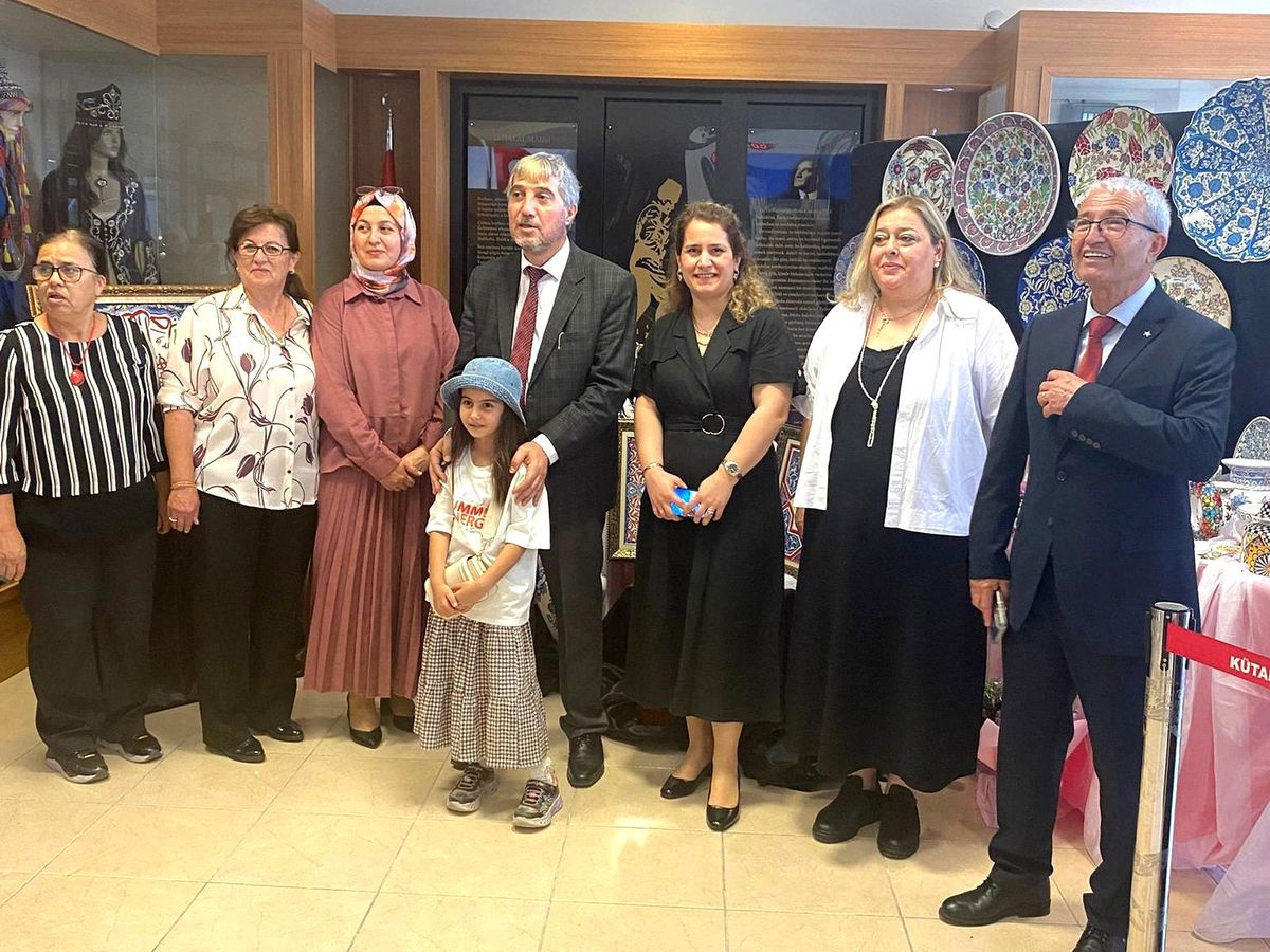 Kütahya\'da Hayat Boyu Öğrenme Sergisi Açıldı